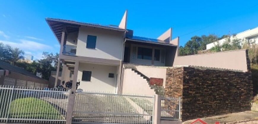 Casa em localização Privilegiada