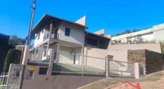 Casa em localização Privilegiada