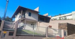 Casa em localização Privilegiada