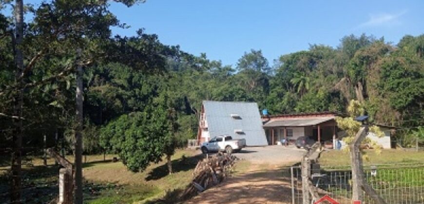 Oportunidade única em meio à natureza!