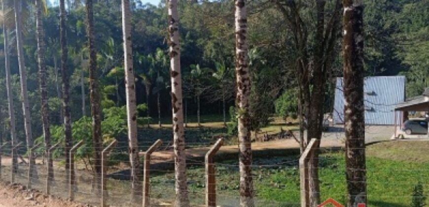 Oportunidade única em meio à natureza!