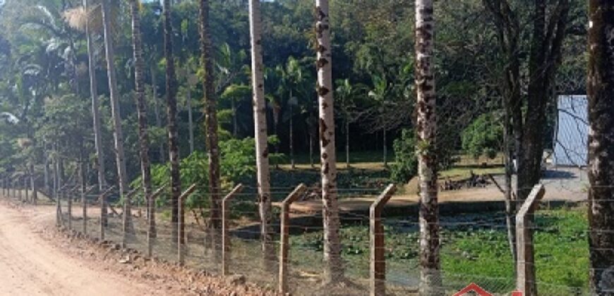 Oportunidade única em meio à natureza!