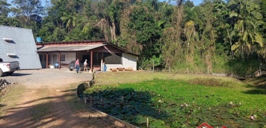 Oportunidade única em meio à natureza!