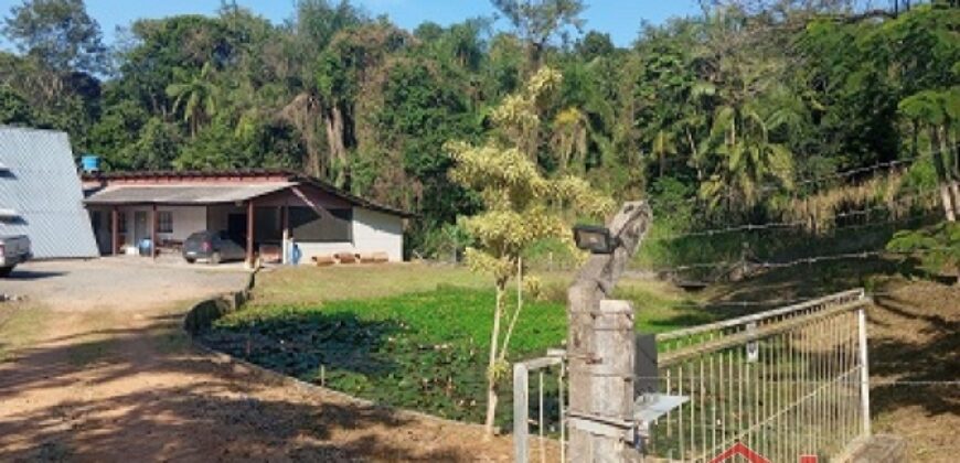 Oportunidade única em meio à natureza!