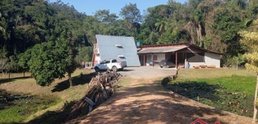 Oportunidade única em meio à natureza!