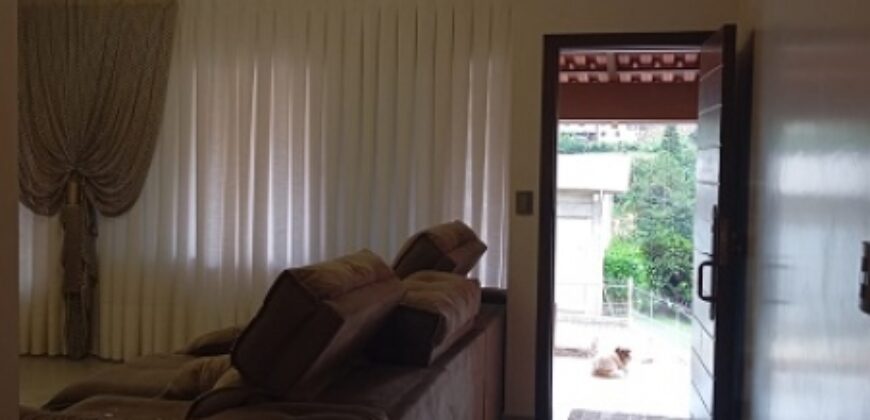 Casa em localização Privilegiada