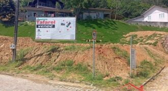 Terreno de esquina no Centro de Ibirama