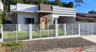 🏡 Casa de Excelente Padrão à Venda no Centro de Ibirama! 🌟