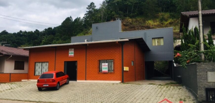 Galpão + 2 Apartamentos- Excelente Oportunidade!