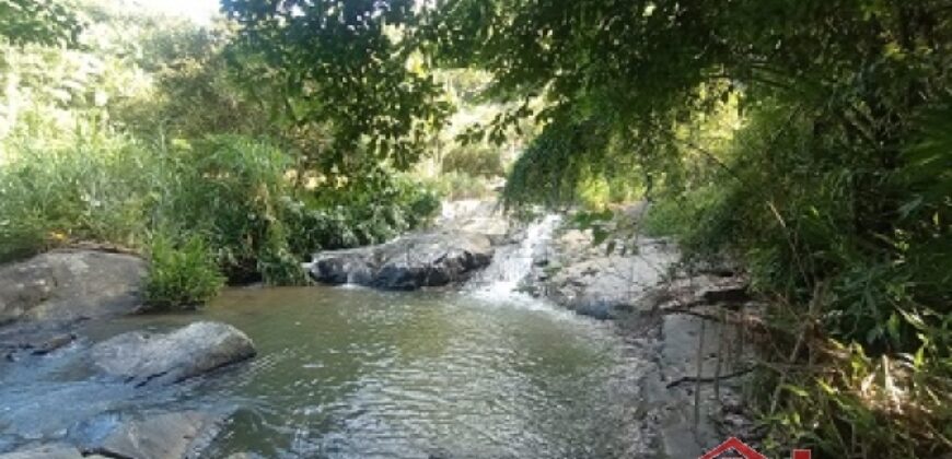 Seu refúgio no campo espera por você!