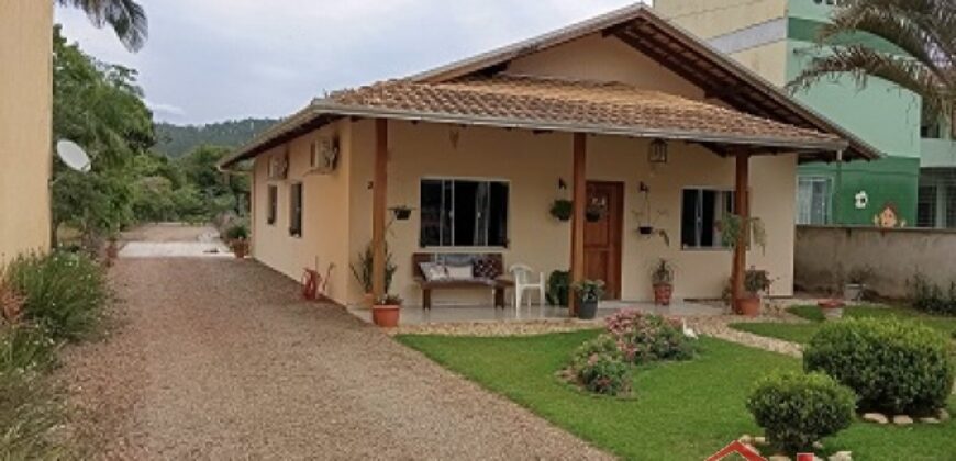 🏡✨ Casa de Alvenaria com Amplo Terreno – Excelente Oportunidade em Ibirama