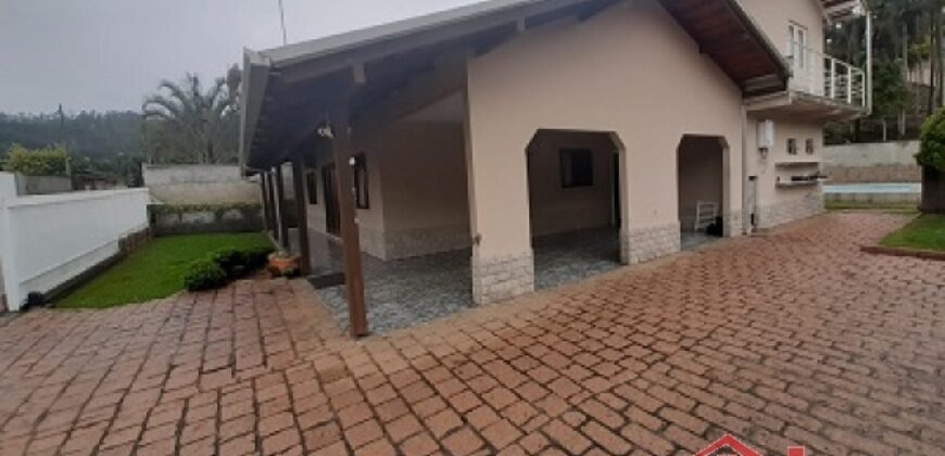 🏡✨ Casa com Piscina no Bairro Operário – Conforto e Lazer Completo!