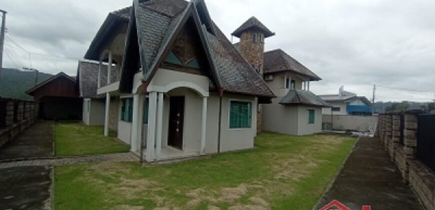 🏰✨ Castelo Exclusivo à Venda – Um Imóvel Único em Apiúna!