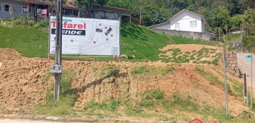 Terreno de esquina no Centro de Ibirama