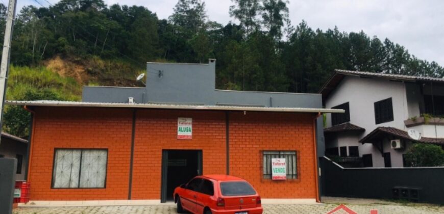 Galpão + 2 Apartamentos- Excelente Oportunidade!