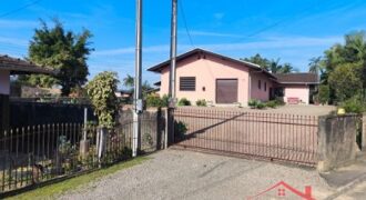 Moradia + Espaço Comercial!