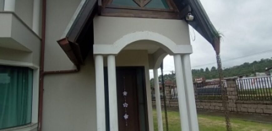 🏰✨ Castelo Exclusivo à Venda – Um Imóvel Único em Apiúna!