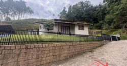 Casa com amplo terreno no Centro de Ibirama