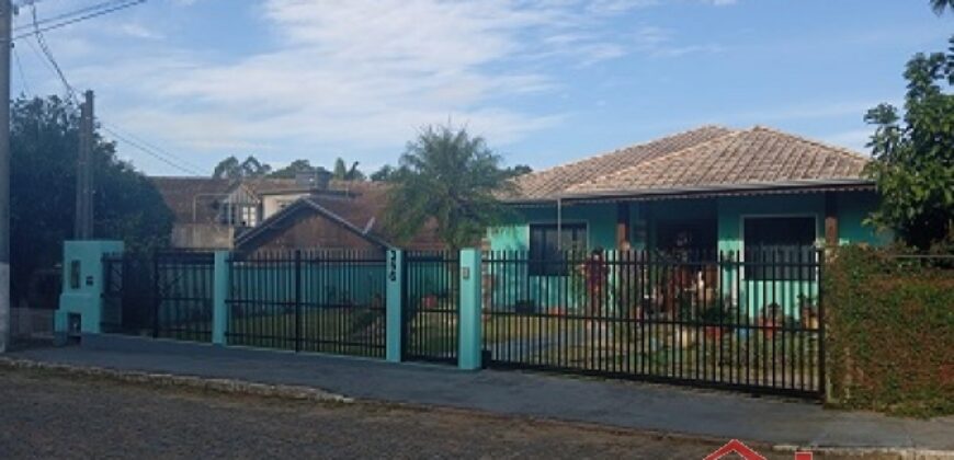 ✨ Encante-se com este imóvel completo em meio à natureza!