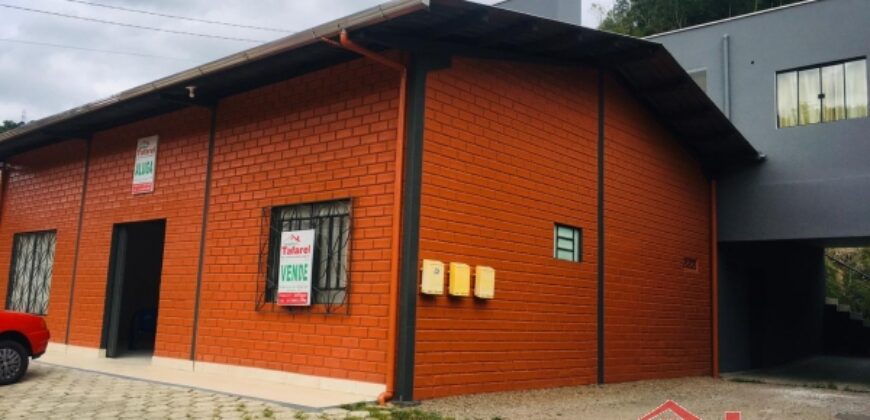 Galpão + 2 Apartamentos- Excelente Oportunidade!