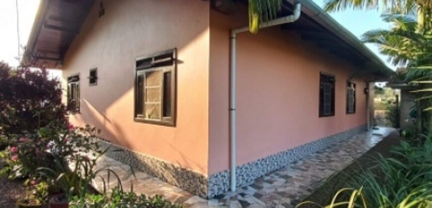 Moradia + Espaço Comercial!