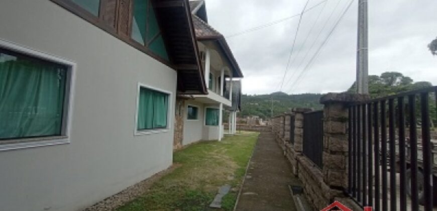 🏰✨ Castelo Exclusivo à Venda – Um Imóvel Único em Apiúna!