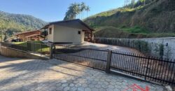 Casa com amplo terreno no Centro de Ibirama