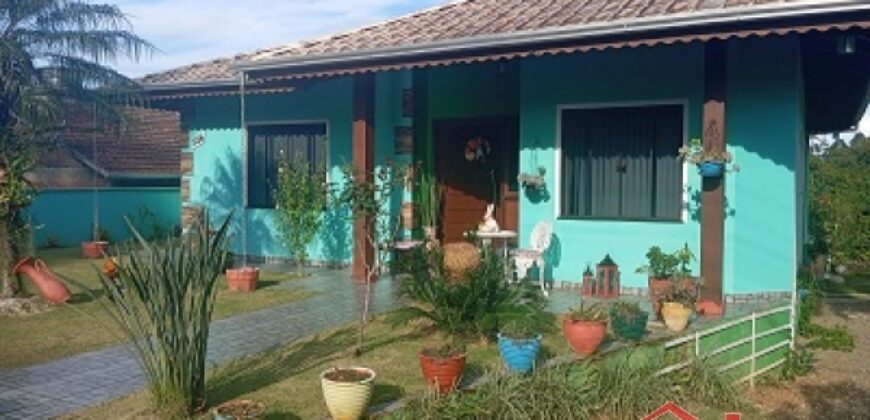 ✨ Encante-se com este imóvel completo em meio à natureza!