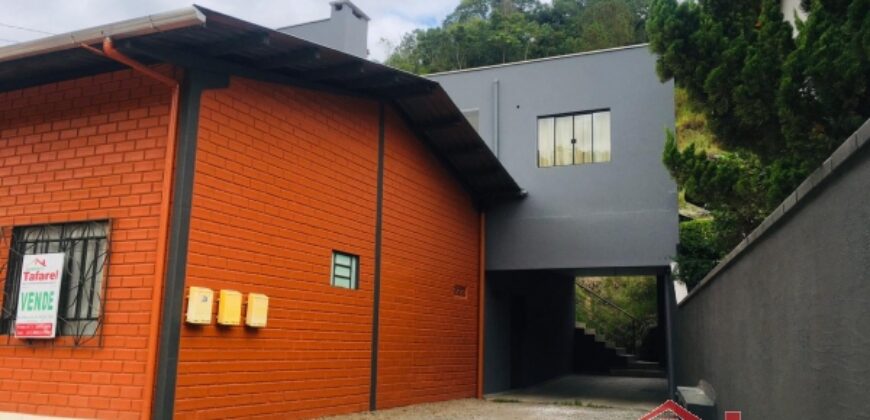 Galpão + 2 Apartamentos- Excelente Oportunidade!