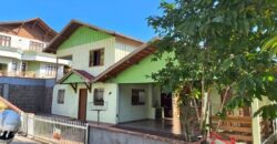 🔥 CASA NO CENTRO DE IBIRAMA – ESPAÇOSA E COM ÓTIMO PREÇO 🔥