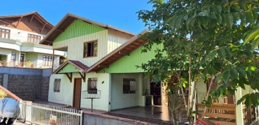 🔥 CASA NO CENTRO DE IBIRAMA – ESPAÇOSA E COM ÓTIMO PREÇO 🔥