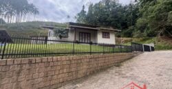 Casa com amplo terreno no Centro de Ibirama