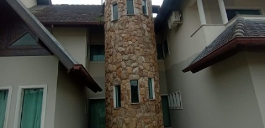 🏰✨ Castelo Exclusivo à Venda – Um Imóvel Único em Apiúna!