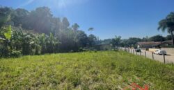 Terreno de esquina em excelente localização!