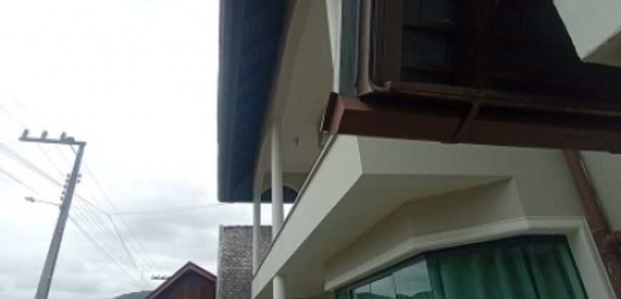 🏰✨ Castelo Exclusivo à Venda – Um Imóvel Único em Apiúna!