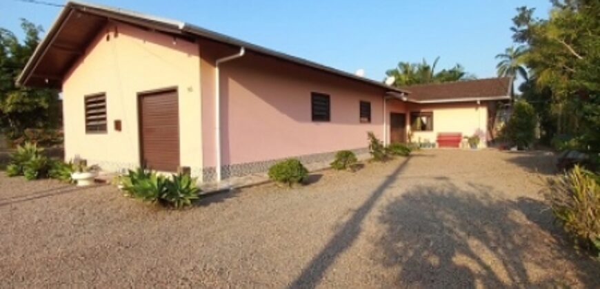 Moradia + Espaço Comercial!