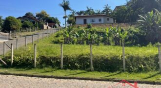 Terreno de esquina em excelente localização!