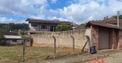 Casa com piscina no Ponto Chic