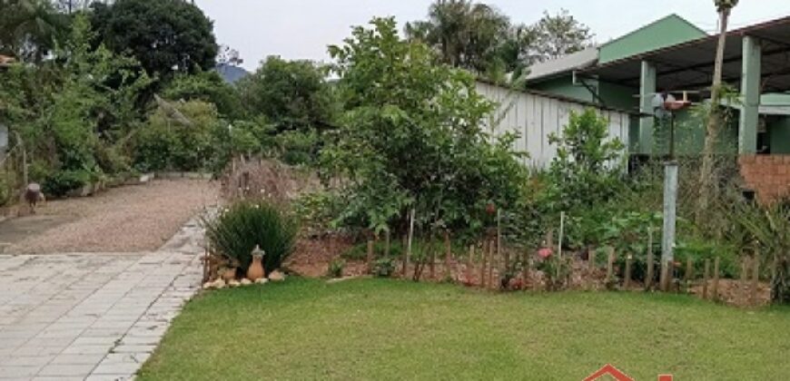 🏡✨ Casa de Alvenaria com Amplo Terreno – Excelente Oportunidade em Ibirama