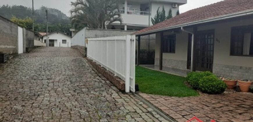 🏡✨ Casa com Piscina no Bairro Operário – Conforto e Lazer Completo!