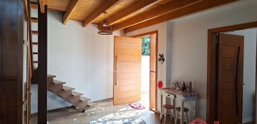 Casa com piscina no Ponto Chic