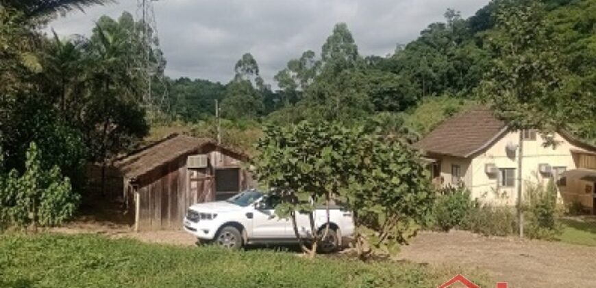 Seu refúgio no campo espera por você!