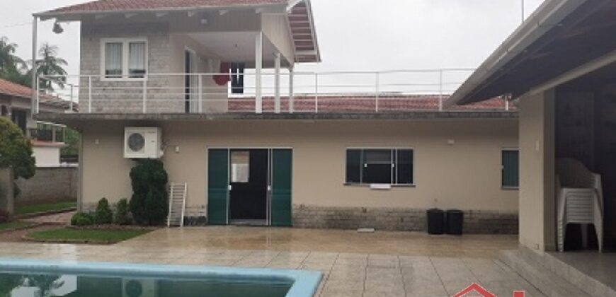 🏡✨ Casa com Piscina no Bairro Operário – Conforto e Lazer Completo!