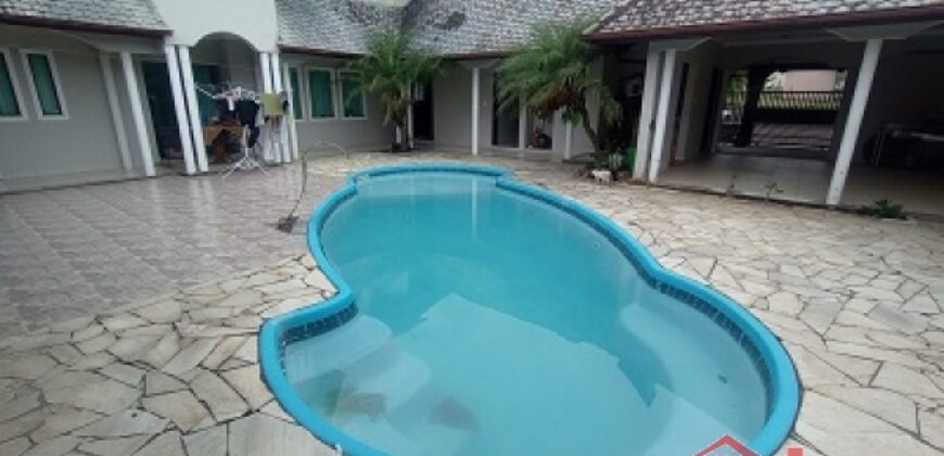 🏰✨ Castelo Exclusivo à Venda – Um Imóvel Único em Apiúna!