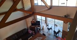 Casa com piscina no Ponto Chic