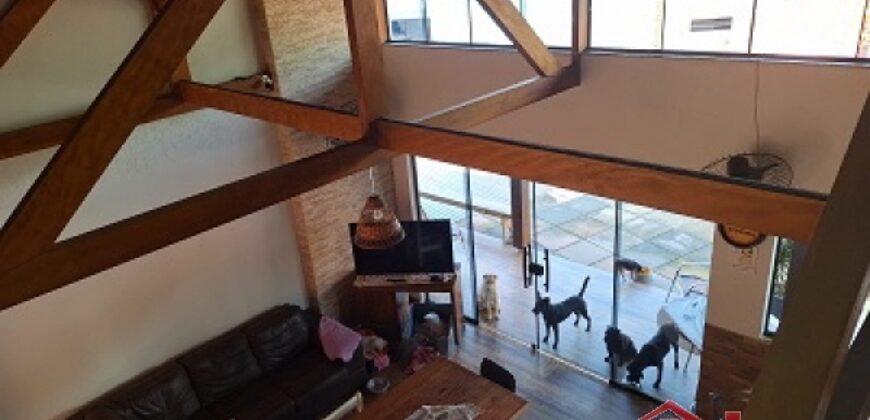 Casa com piscina no Ponto Chic