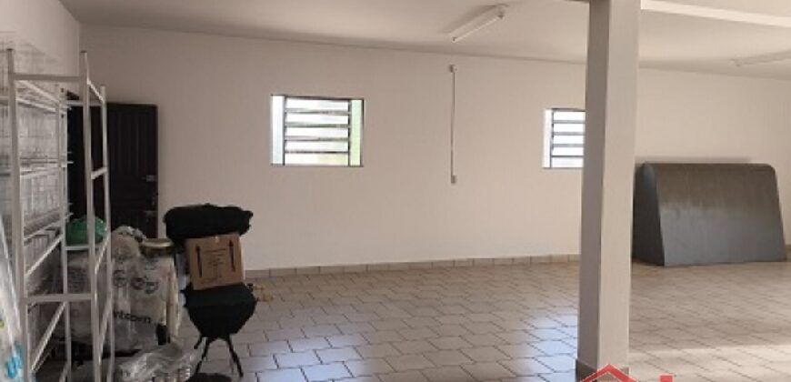 Moradia + Espaço Comercial!