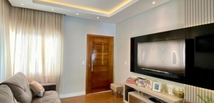 🏡 Casa de Excelente Padrão à Venda no Centro de Ibirama! 🌟