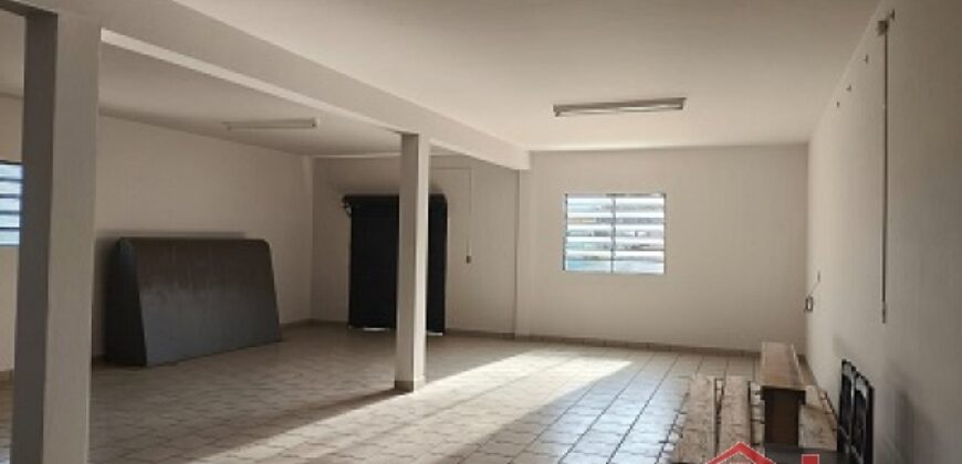 Moradia + Espaço Comercial!