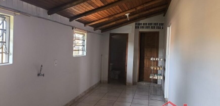 Moradia + Espaço Comercial!